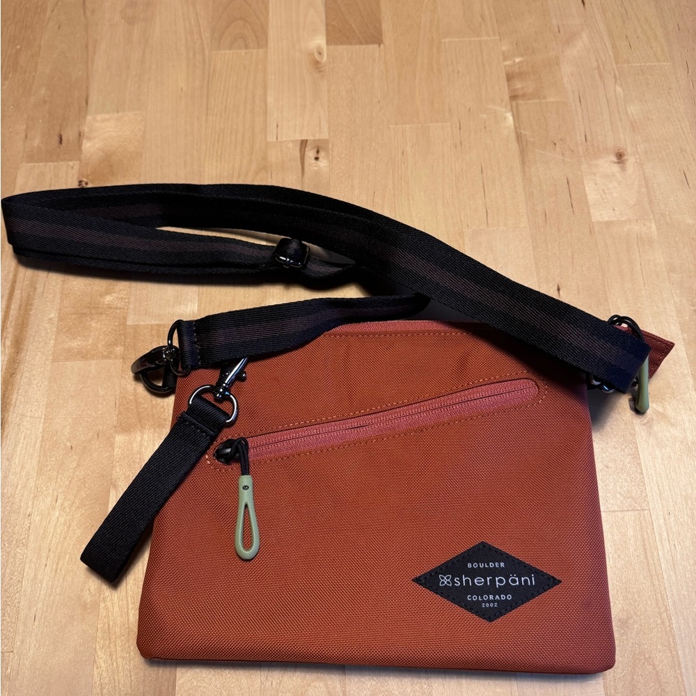 Sherpani Zoom Crossbody Bag
